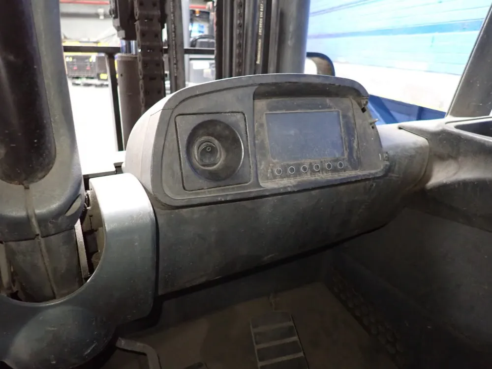 Caterpillar 5970 Lbs Electric Forklift - 2ep6000