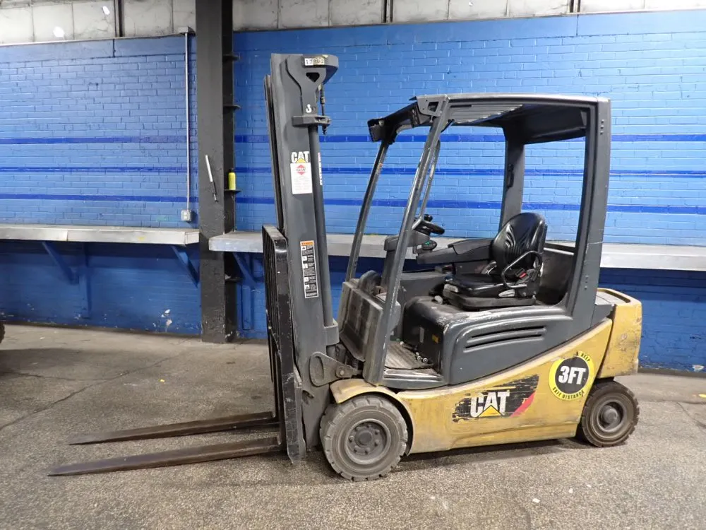 Caterpillar 3940 Lbs Electric Forklift - Ep4000