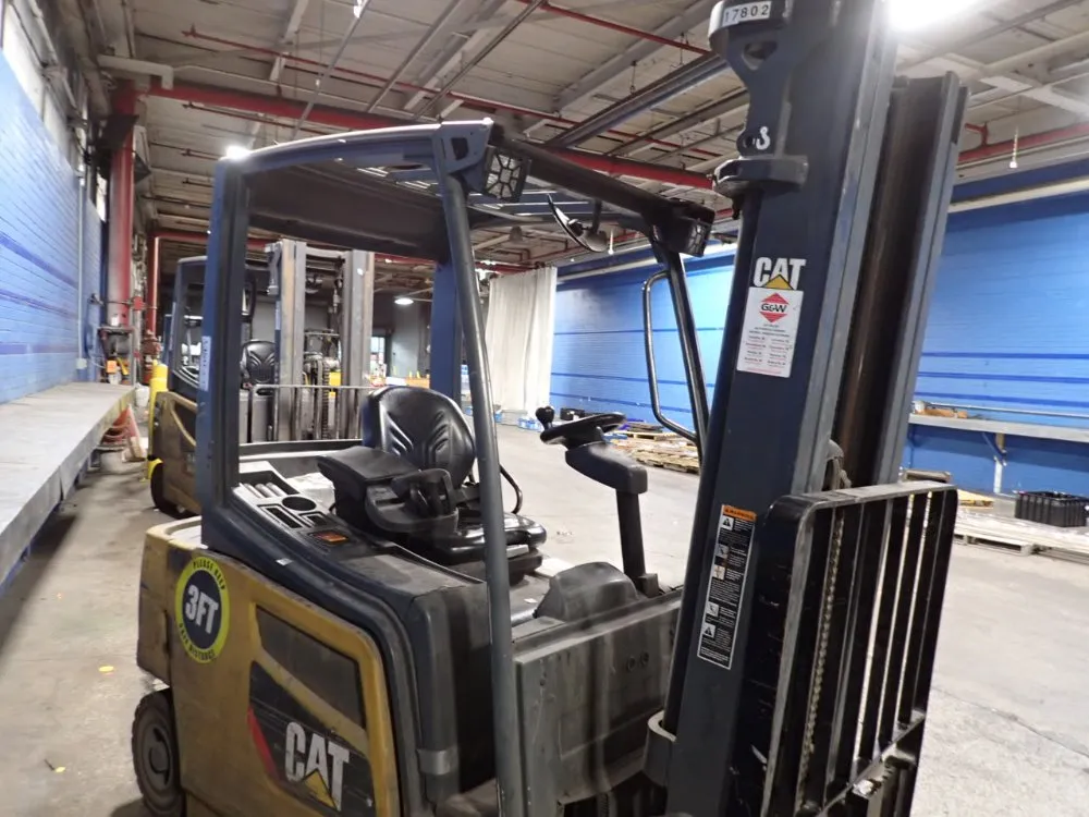 Caterpillar 3940 Lbs Electric Forklift - Ep4000