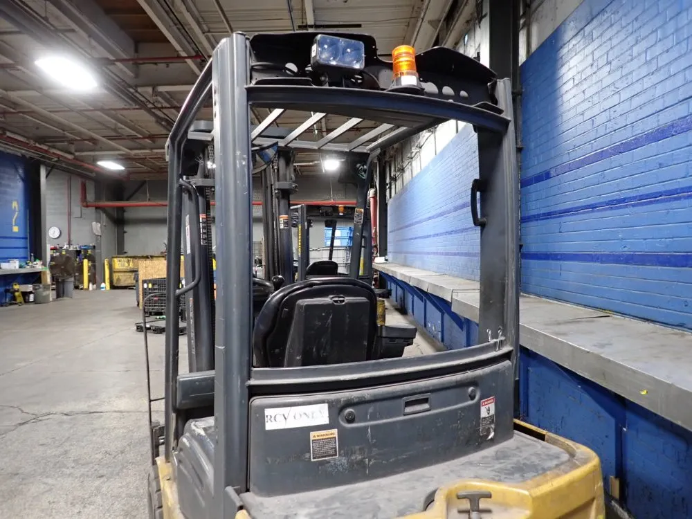 Caterpillar 3940 Lbs Electric Forklift - Ep4000