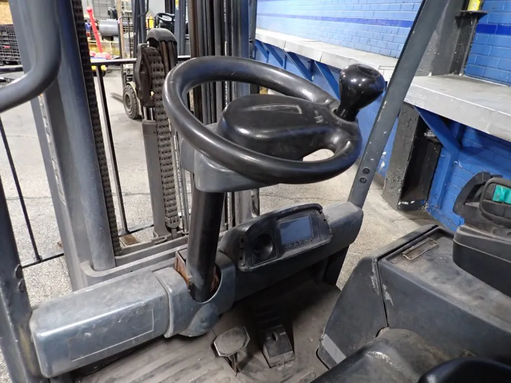 Caterpillar 3940 Lbs Electric Forklift - Ep4000