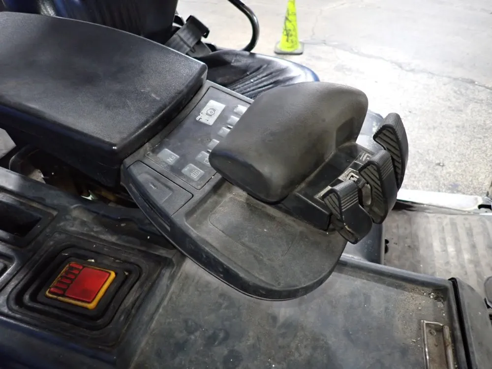 Caterpillar 3940 Lbs Electric Forklift - Ep4000