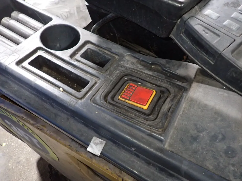 Caterpillar 3940 Lbs Electric Forklift - Ep4000