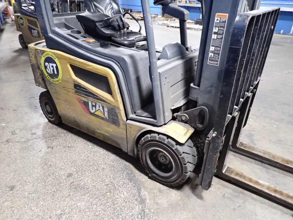 Caterpillar 3940 Lbs Electric Forklift - Ep4000