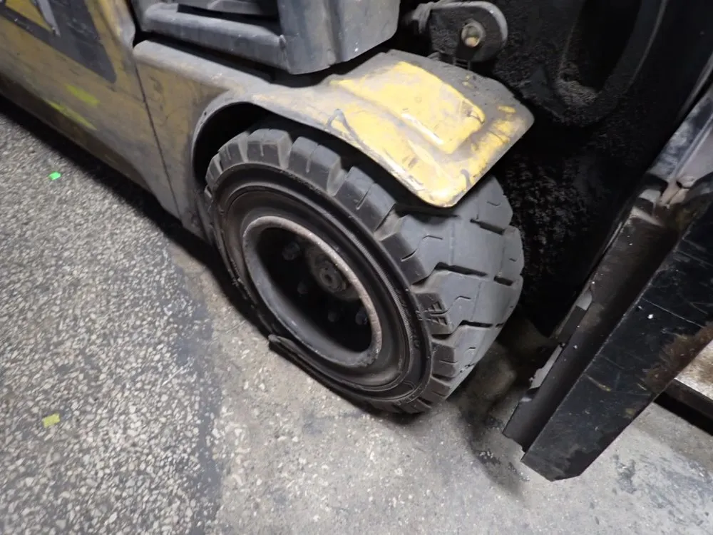 Caterpillar 3940 Lbs Electric Forklift - Ep4000