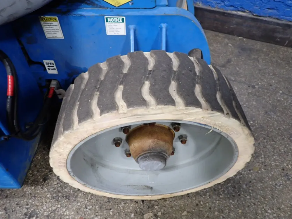 Genie 550 Lbs Boom Lift - Z-30/20n