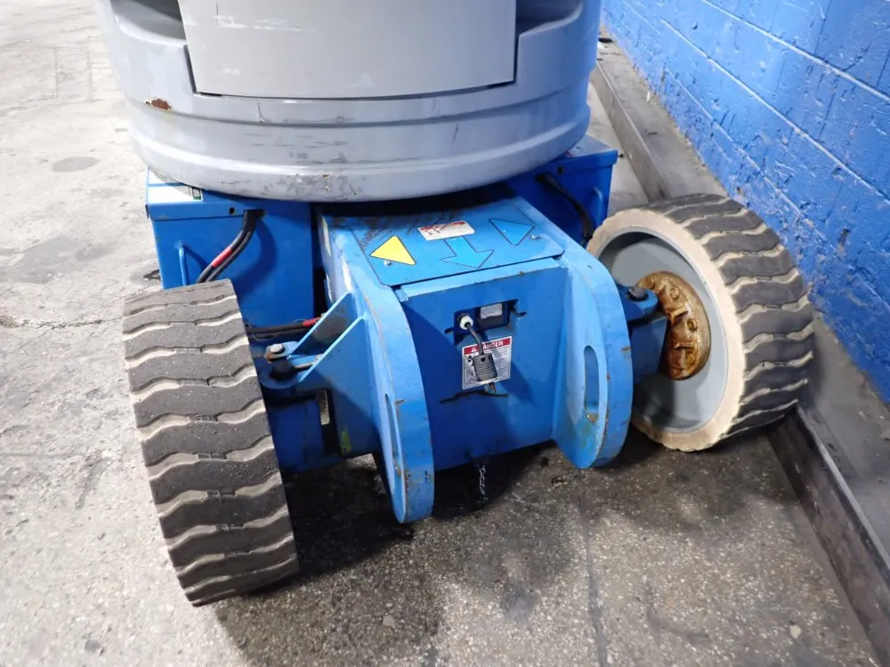 Genie 550 Lbs Boom Lift - Z-30/20n