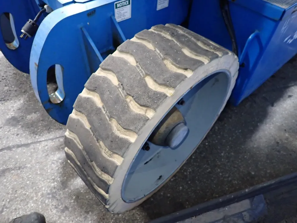 Genie 550 Lbs Boom Lift - Z-30/20n