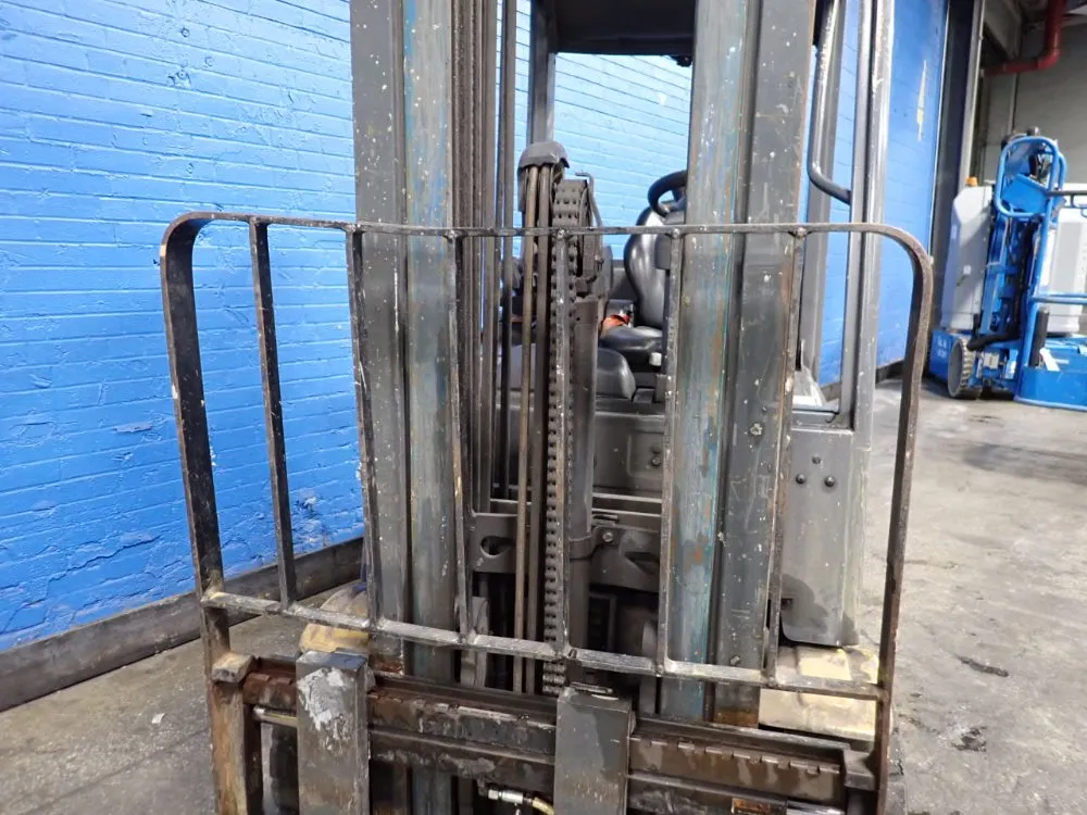 Caterpillar Electric Forklift