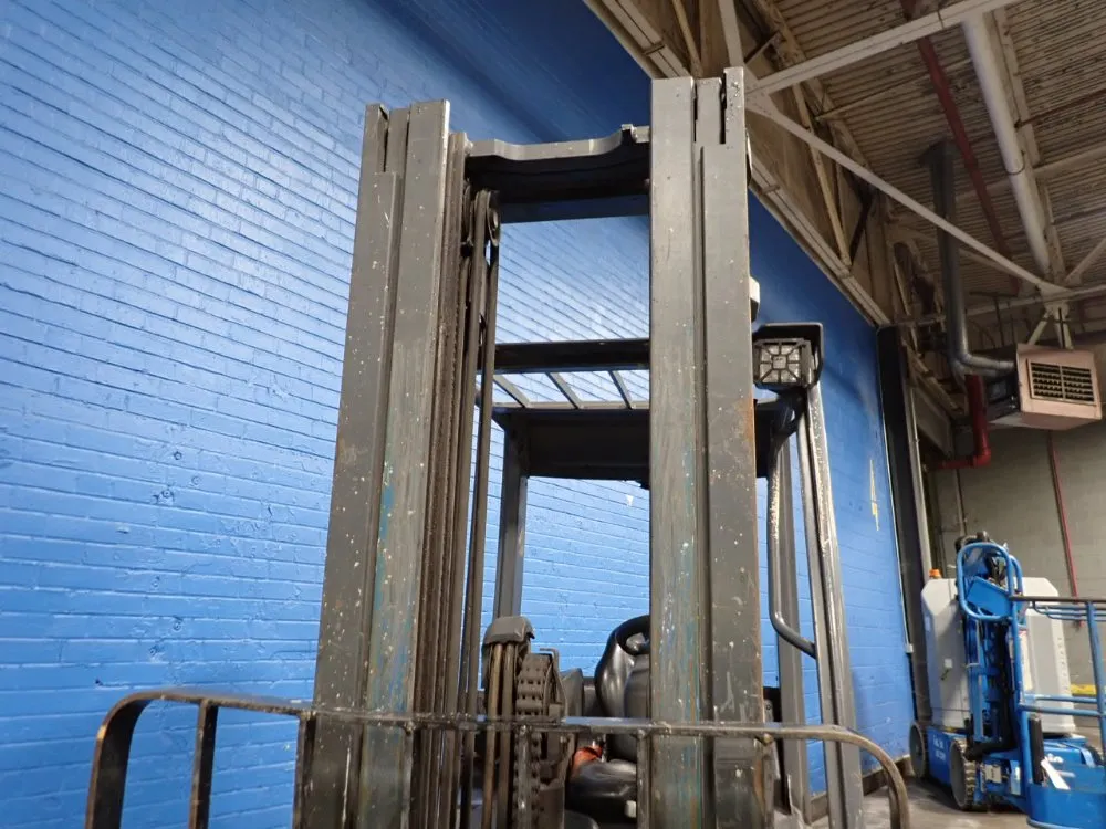 Caterpillar Electric Forklift