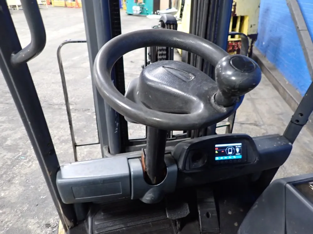 Caterpillar Electric Forklift