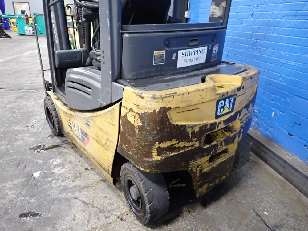 Caterpillar Electric Forklift