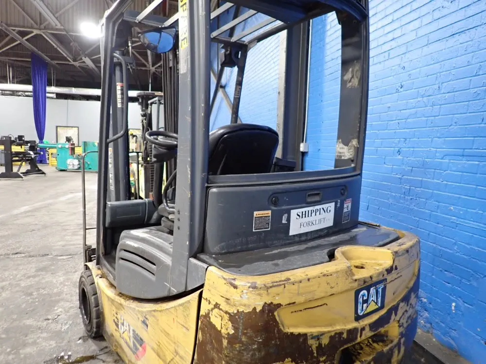 Caterpillar Electric Forklift