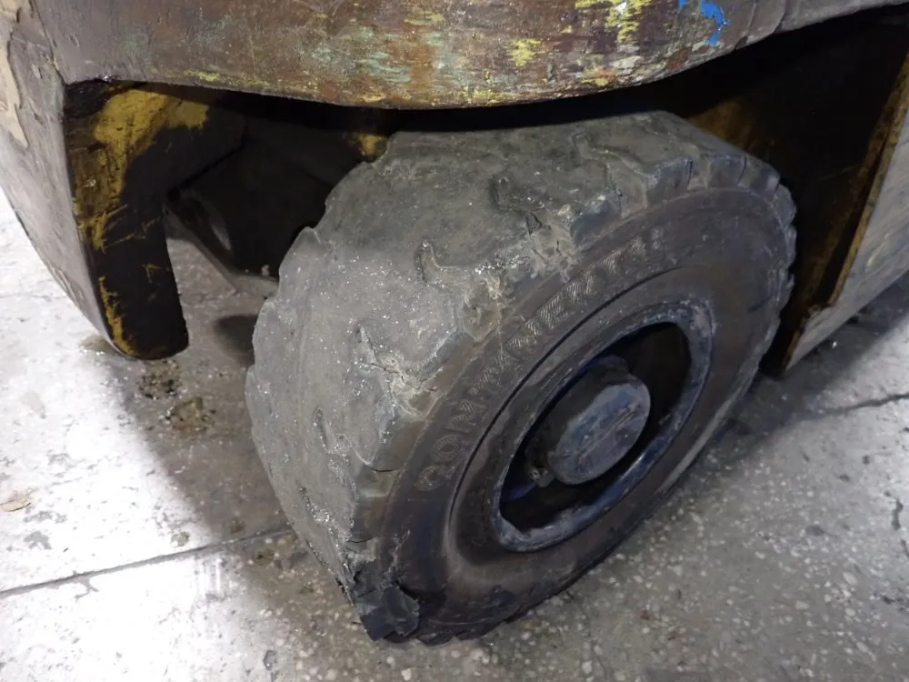 Caterpillar Electric Forklift