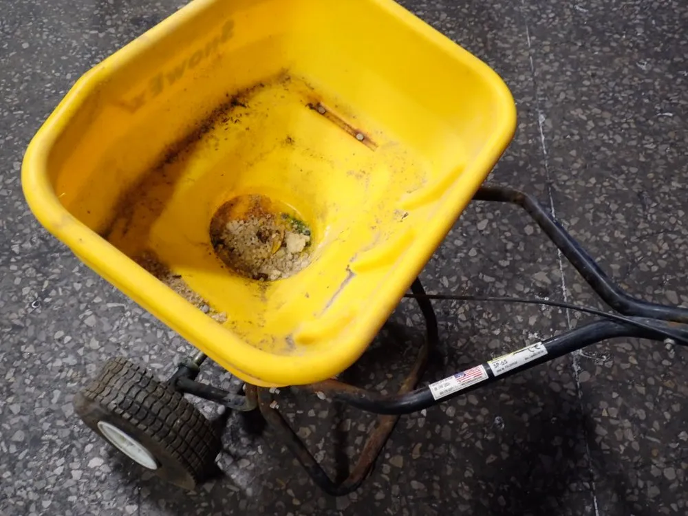 Snow Ex 21" X 15" X 12" / 100 Lbs Spreader - Sp-65