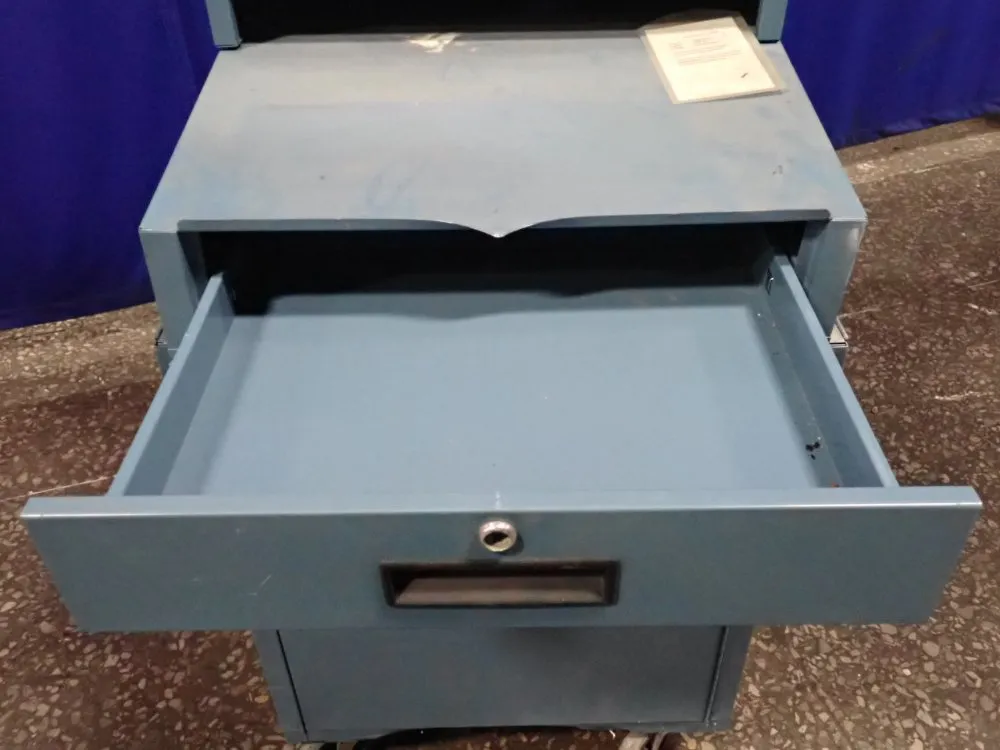 28" X 25" X 63" Foreman Stand