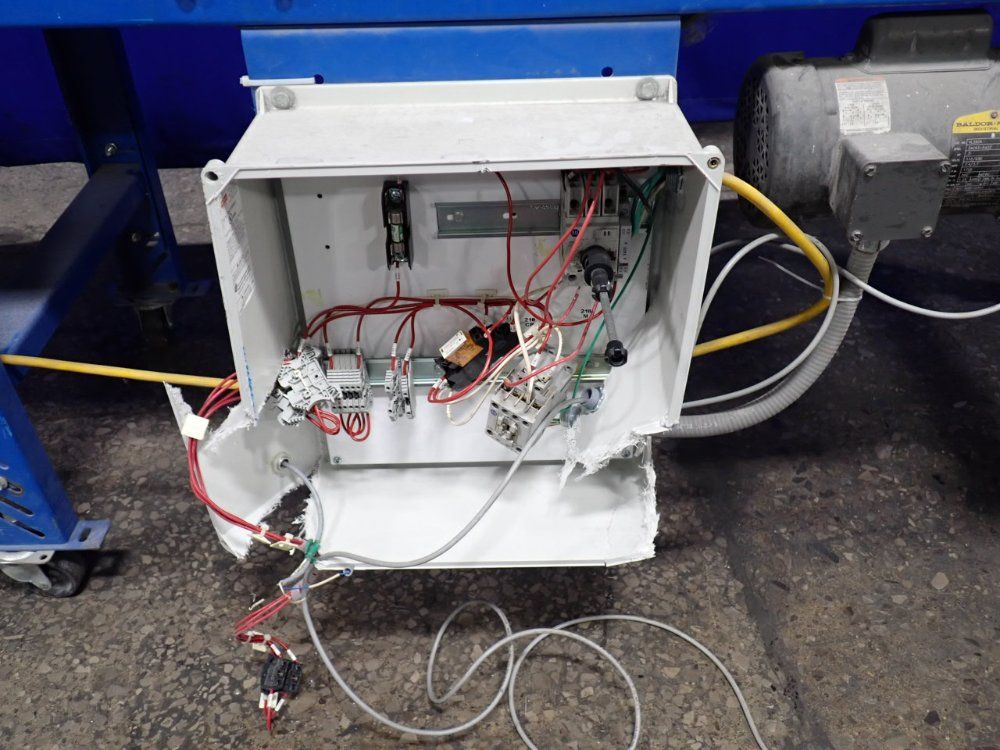 Lewco 140" X 20" X 35" Portable Power Belt Conveyor - Ns-mdsb