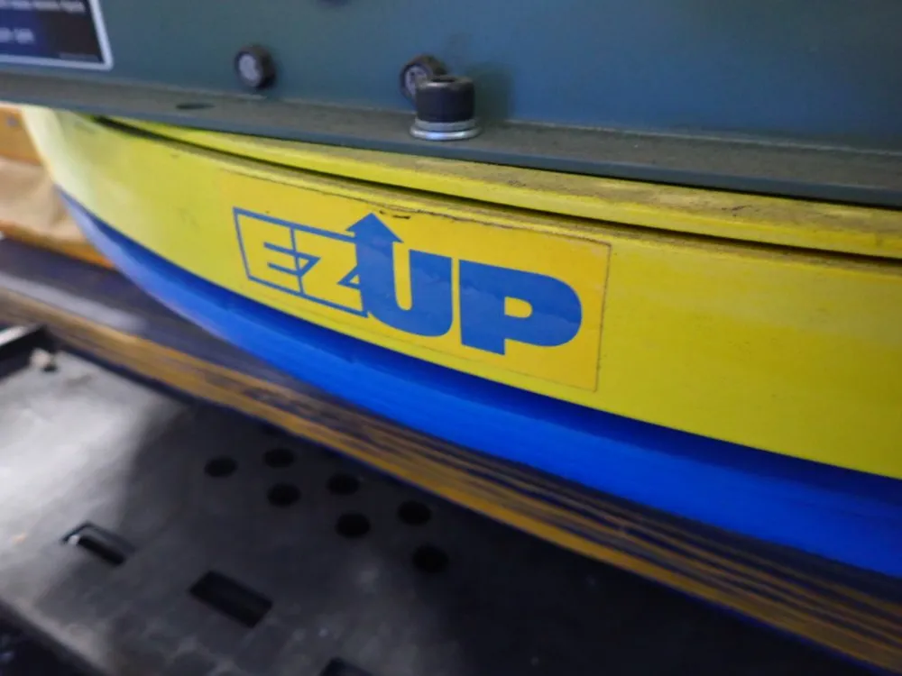 Ezup 1700 Lbs @ 100 Psi Lift Table