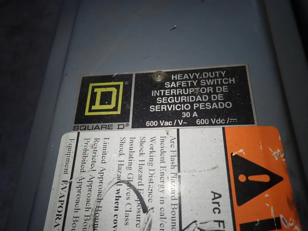 Square D 30 Amps Fusible Disconnect - H361n