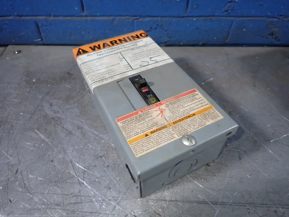 Square D Load Center - Q02-4l70s