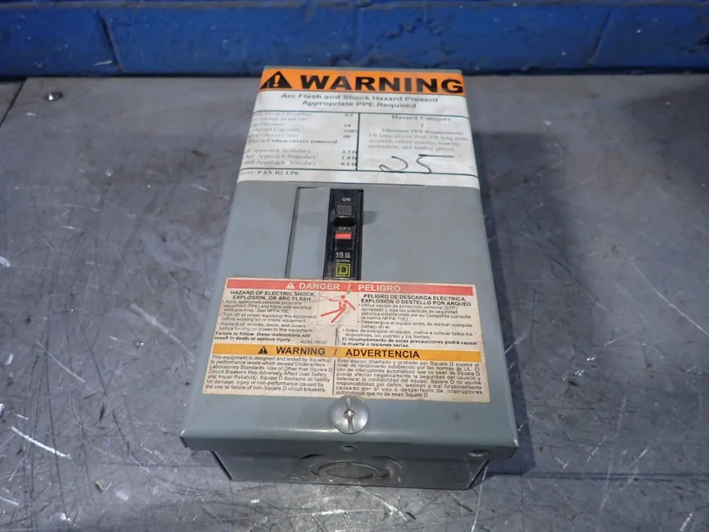 Square D Load Center - Q02-4l70s