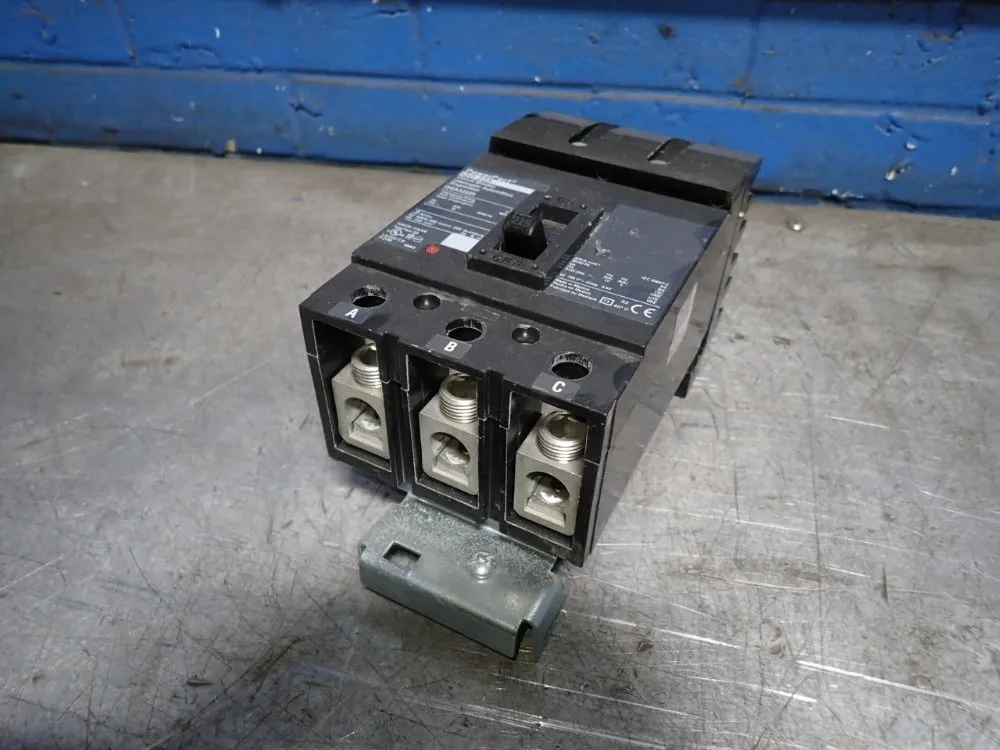 Square D Circuit Breaker - Qg225