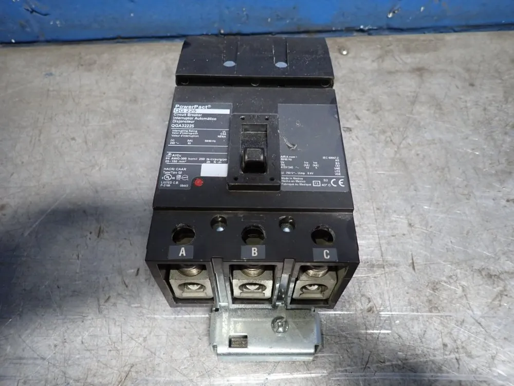 Square D Circuit Breaker - Qg225