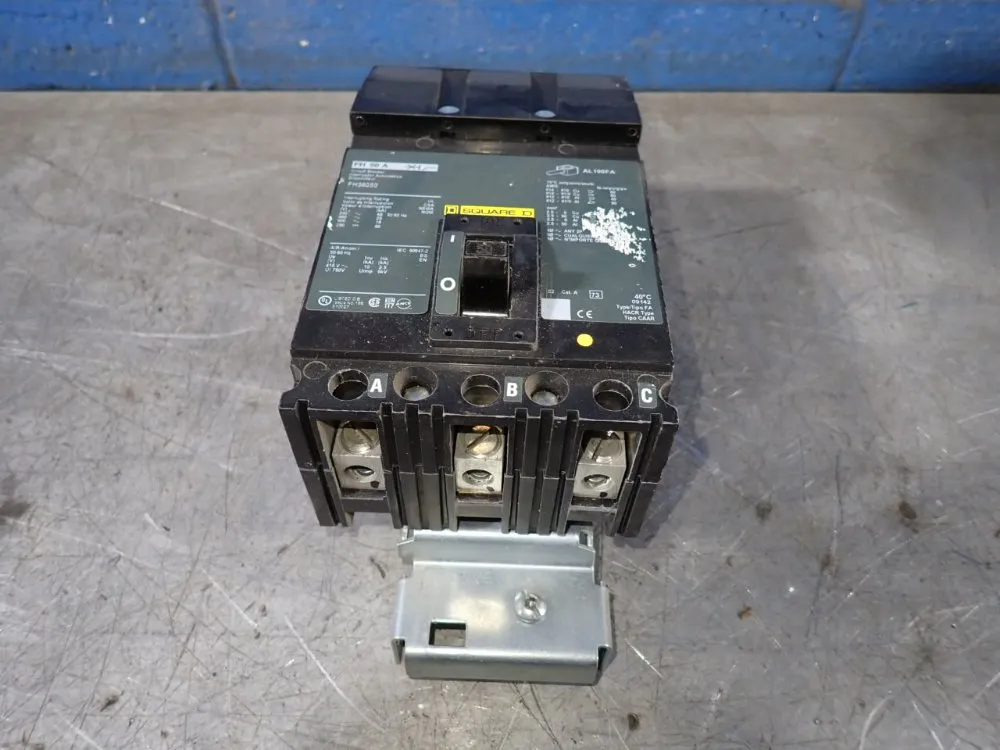 Square D Circuit Breaker - Fh36050