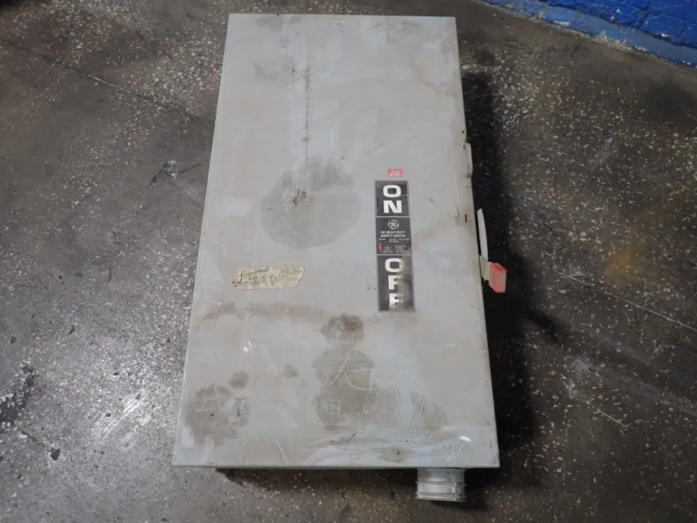 General Electric 400 Amps Panelboard - Np1578002b