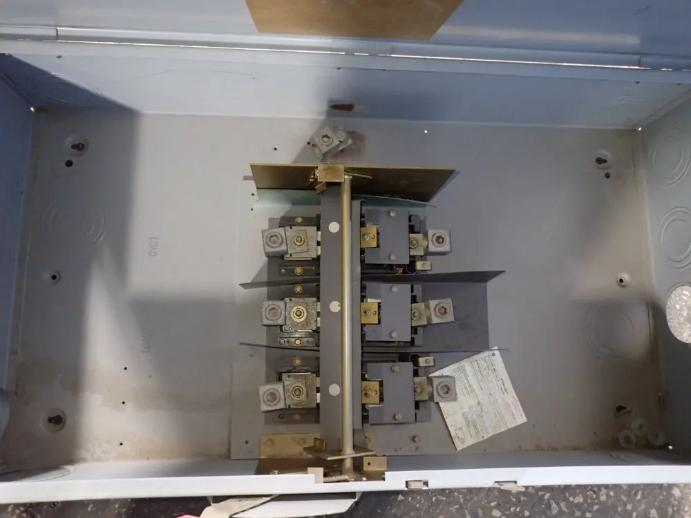 General Electric 400 Amps Panelboard - Np1578002b