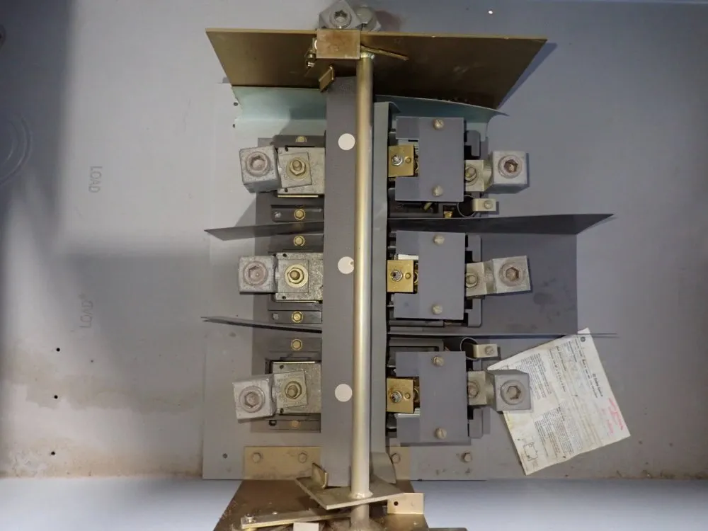 General Electric 400 Amps Panelboard - Np1578002b