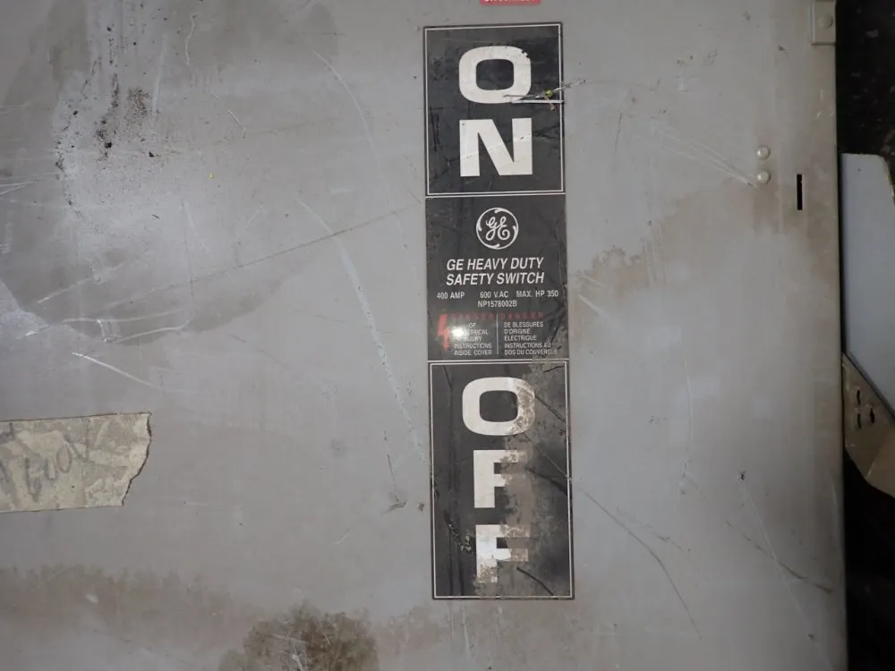 General Electric 400 Amps Panelboard - Np1578002b