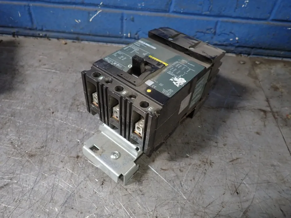 Square D Circuit Breaker - Fh36030