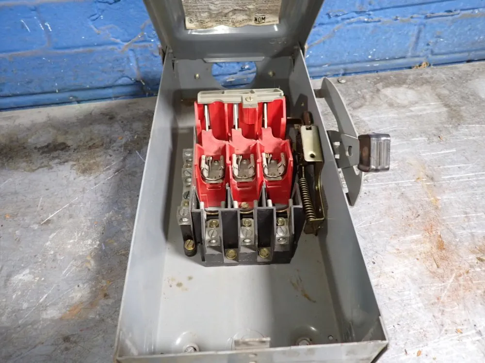 Square D 60 Amp Fusible Disconnect - D322nre