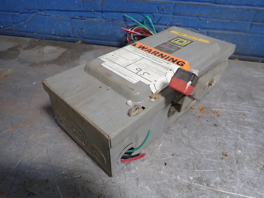Square D 30 Amp Fusible Disconnect - H261