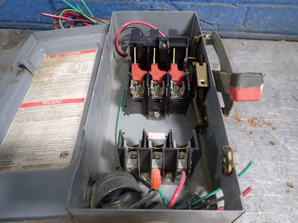 Square D 30 Amp Fusible Disconnect - H261