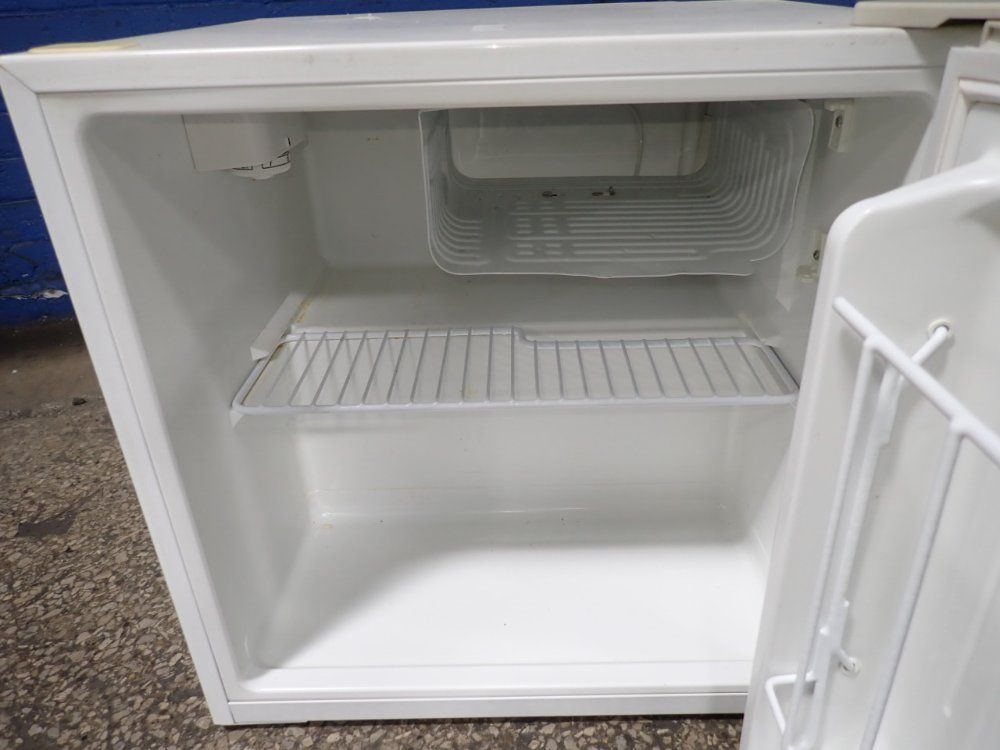 Haier Refrigerator - Hsw02c
