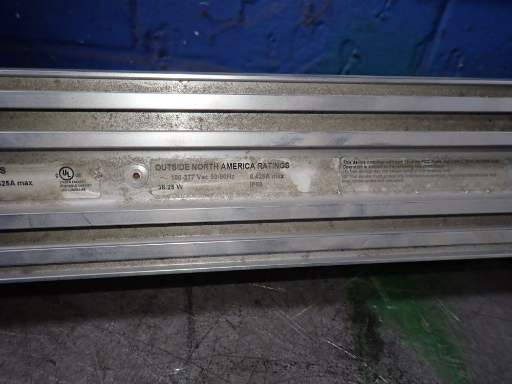 Banner Portable Cabinet Light - Wlb92zc550pbqm