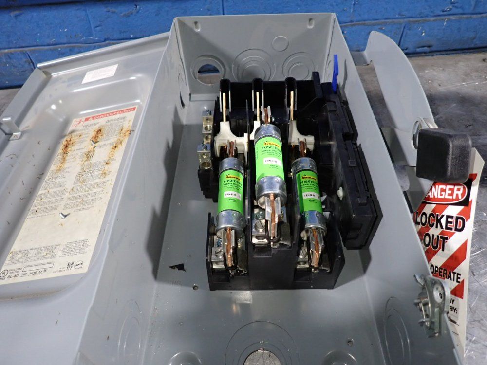 Square D 100 Amps Fusible Disconnect - D323n