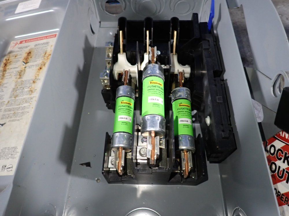 Square D 100 Amps Fusible Disconnect - D323n