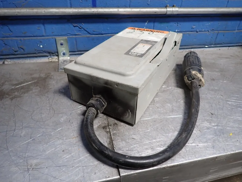 Siemens 60 Amps Fusible Disconnect - F352