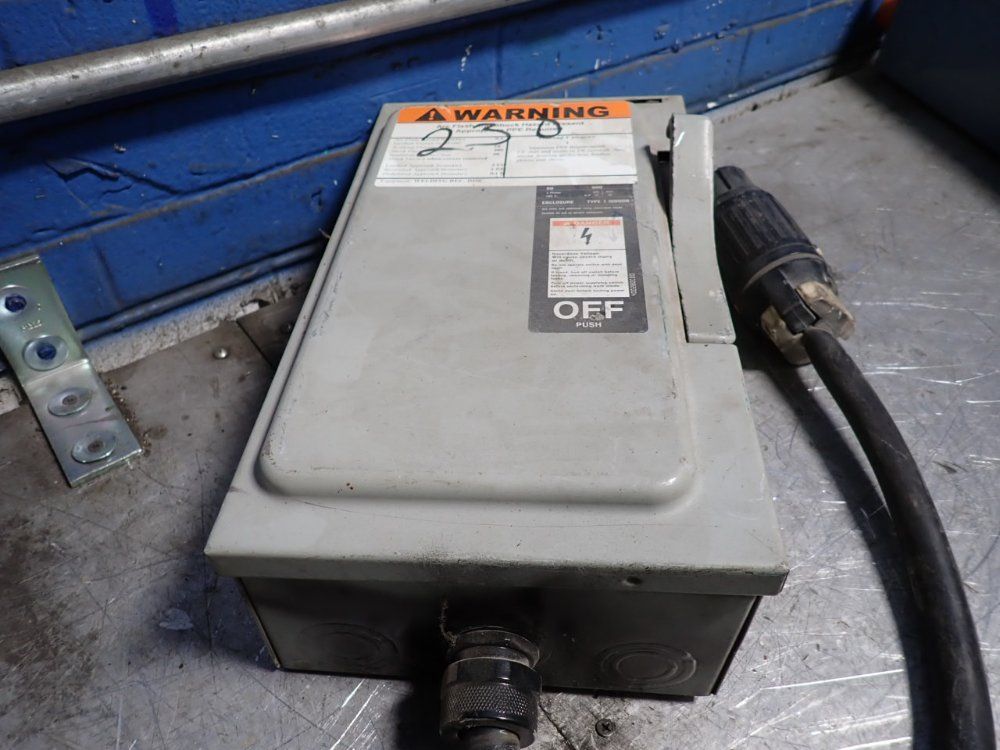 Siemens 60 Amps Fusible Disconnect - F352