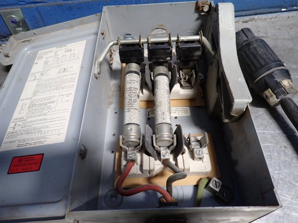 Siemens 60 Amps Fusible Disconnect - F352