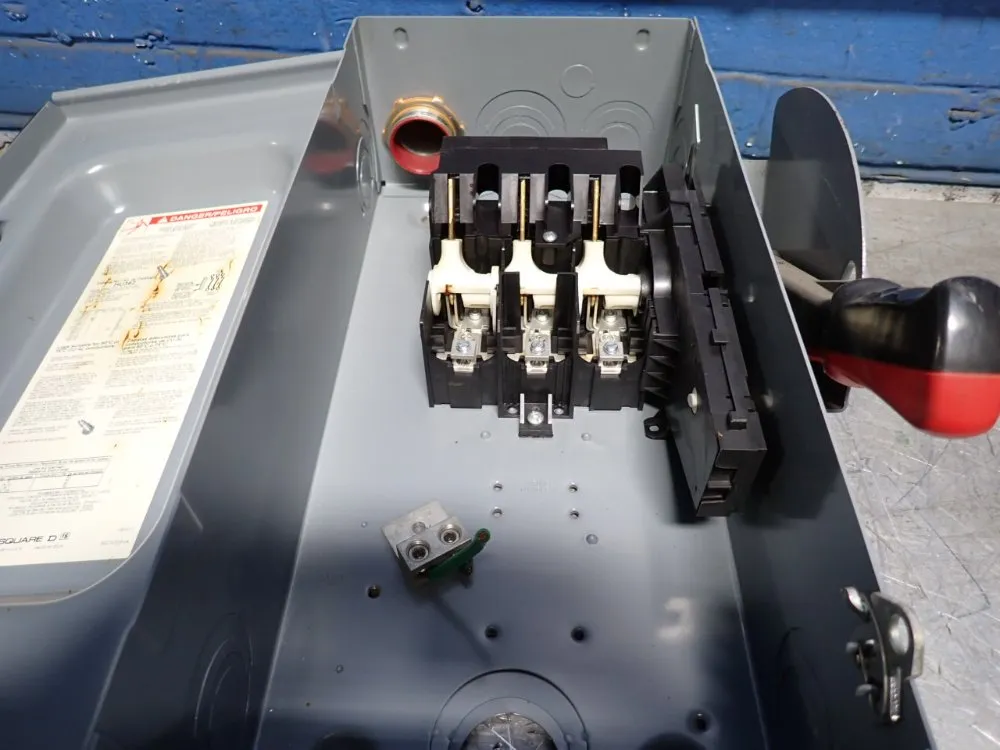 Square D 60 Amps Non Fusible Disconnect - Hu362