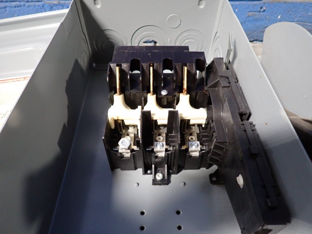 Square D 60 Amps Non Fusible Disconnect - Hu362