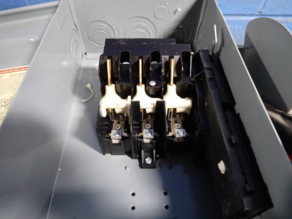 Square D 60 Amps Non Fusible Disconnect - Hu362