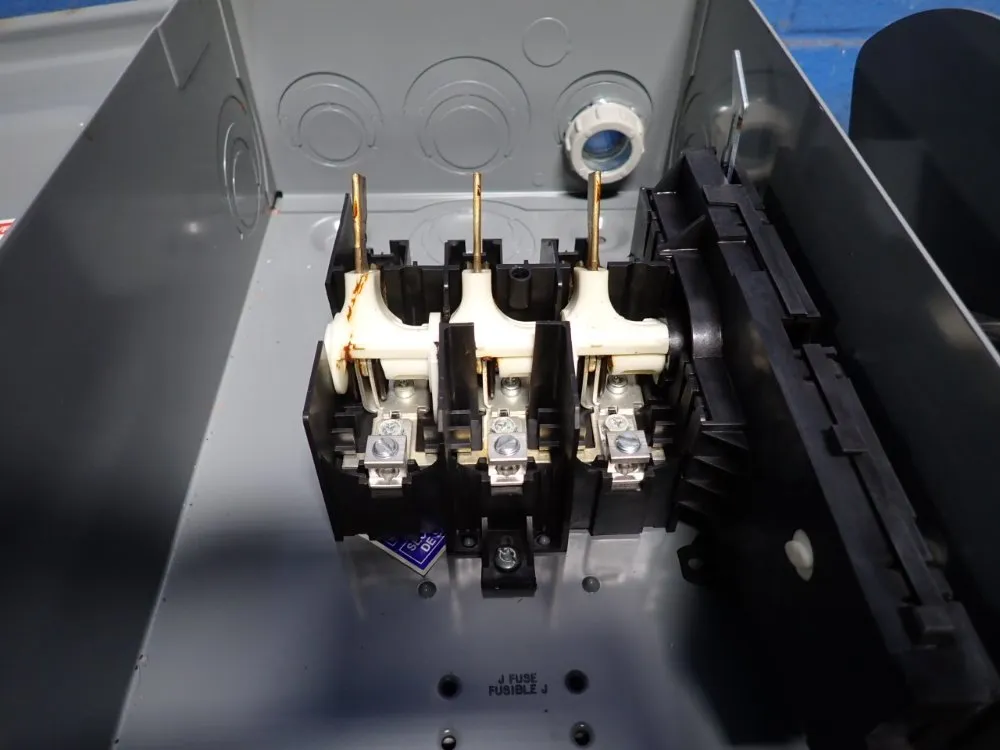 Square D 60 Amps Non Fusible Disconnect - Hu362