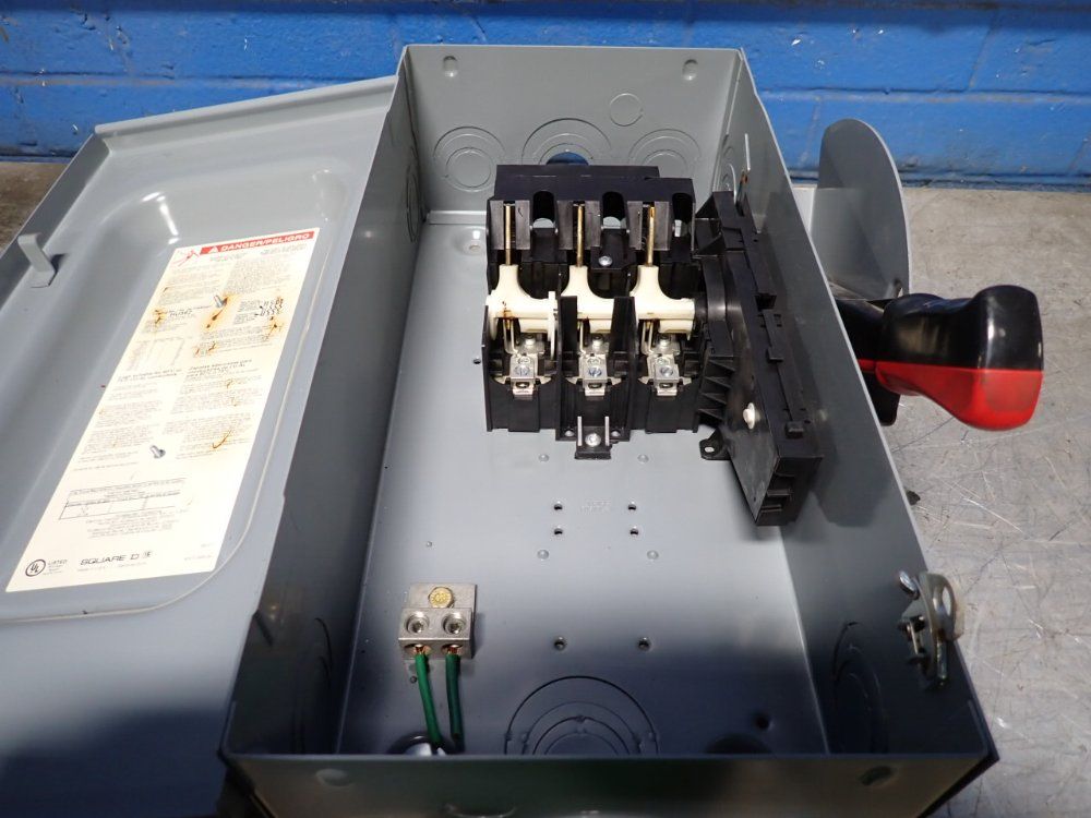 Square D 60 Amps Non Fusible Disconnect - Hu362