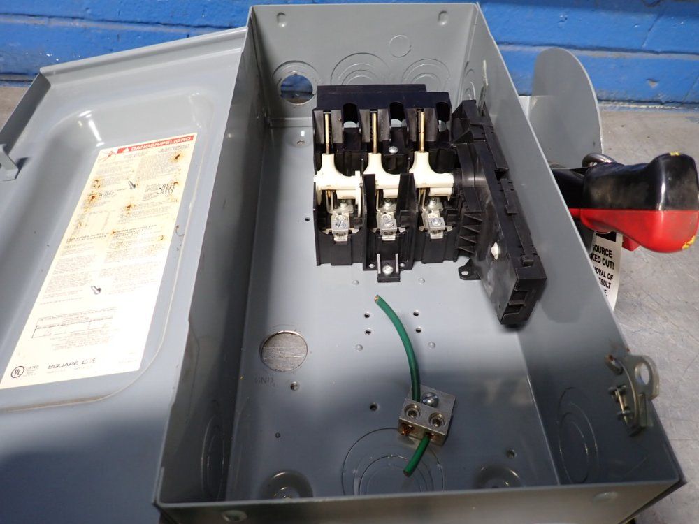 Square D 60 Amps Non Fusible Disconnect - Hu362