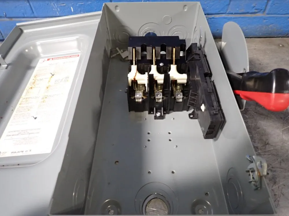 Square D 60 Amps Non Fusible Disconnect - Hu362